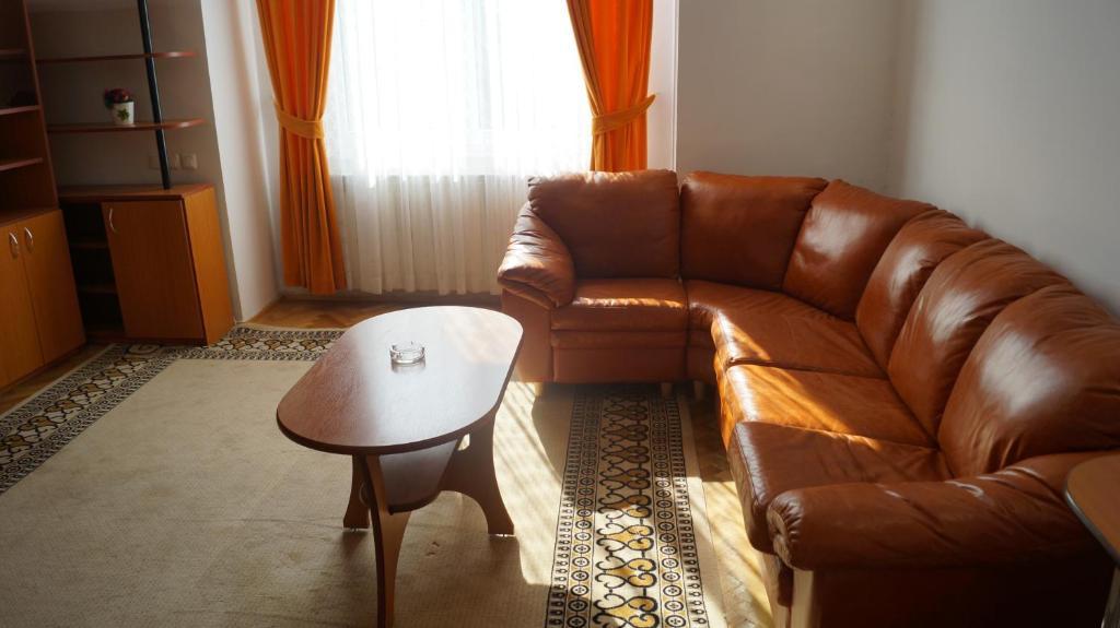 Hotel Rina Cerbul Sinaia Rum bild