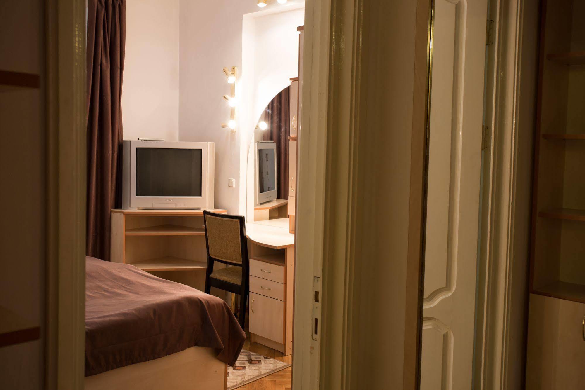 Hotel Rina Cerbul Sinaia Exteriör bild